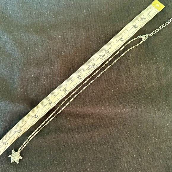 🆕 Silver Blue Crystal Snowflake Necklace - Picture 8 of 8